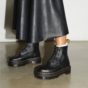 DR. MARTENS SINCLAIR MILLED NAPPA LEATHER PLATFORM BOOTS BLACK WOMEN’S SIZE 8